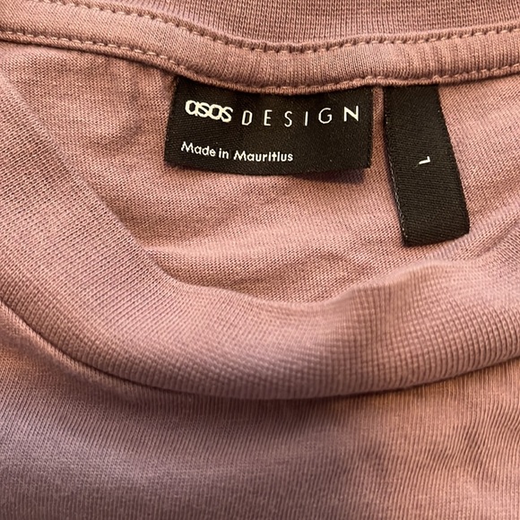 Mens T shirt. Mauve. - Picture 2 of 3